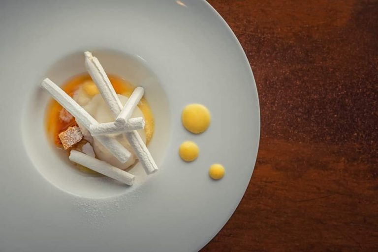 Valentínske menu v yellcuisine 87049665_644167959721297_1551210881575026688_n
